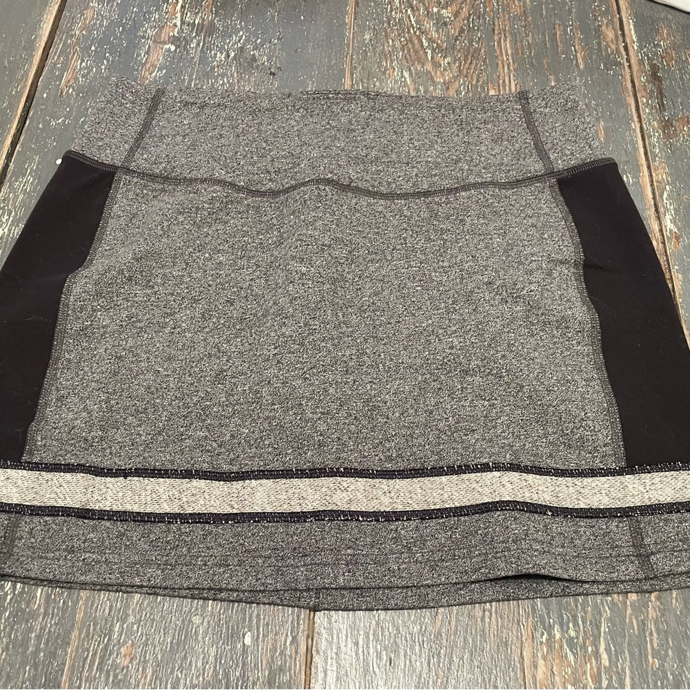 Lululemon Athletica Gray and Black Pencil Skirt